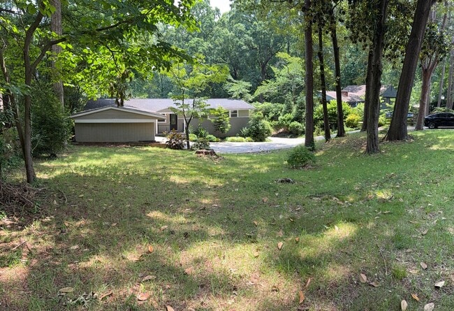 3479 Chestnut Dr in Doraville, GA - Foto de edificio - Building Photo