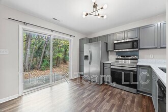 12216 Lullingstone Rd in Pineville, NC - Building Photo - Building Photo