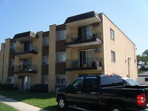 10 W 137th ST in Riverdale, IL - Building Photo - Building Photo