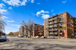 Place Concorde in Montréal, QC - Building Photo