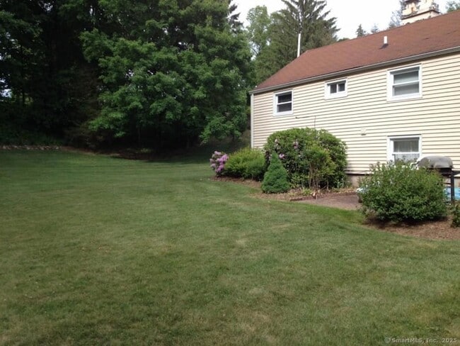 15 Earl Ave in Hamden, CT - Building Photo - Building Photo