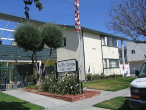 Pacific Garden Apartments in Huntington Beach, CA - Building Photo - Building Photo