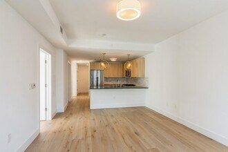 348 Baldwin Ave in Jersey City, NJ - Building Photo - Building Photo