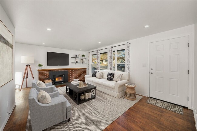 property at 5629 N Moore St