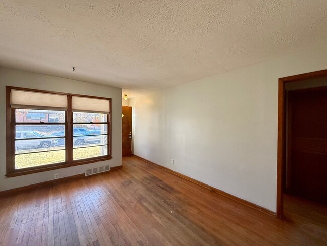 property at 2263 S Glendale St