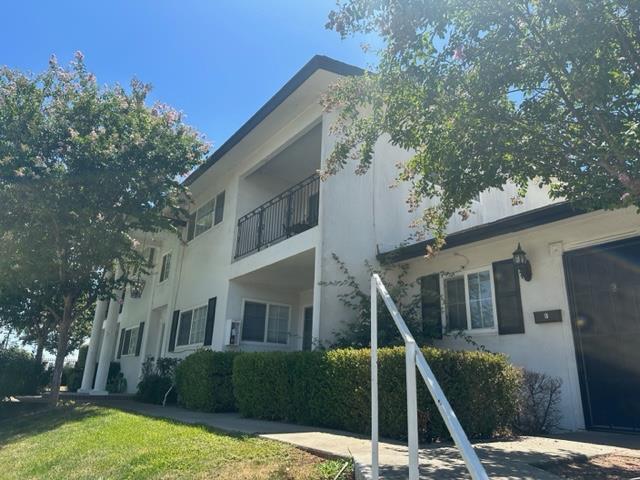property at 3211 N Wishon Ave