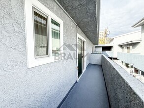 11007 Hartsook St in Los Angeles, CA - Foto de edificio - Building Photo