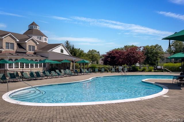 148 Cassa Loop in Holtsville, NY - Building Photo