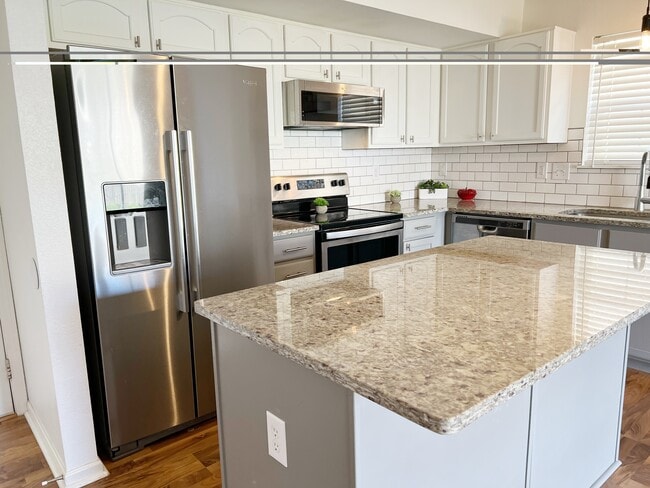 2282 Middle View Dr in Columbus, IN - Foto de edificio - Building Photo