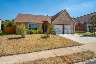 6724 Mountain Cedar Ln in Dallas, TX - Building Photo - Building Photo