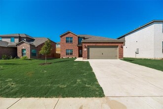 302 Golden Sands Ln in Princeton, TX - Foto de edificio - Building Photo