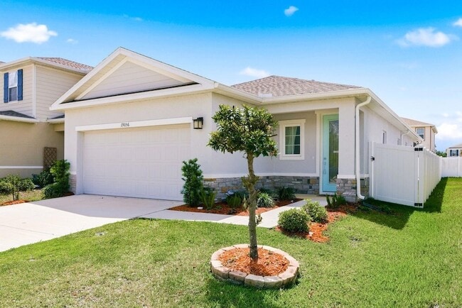 19056 Heavenside Ct in Spring Hill, FL - Building Photo - Building Photo