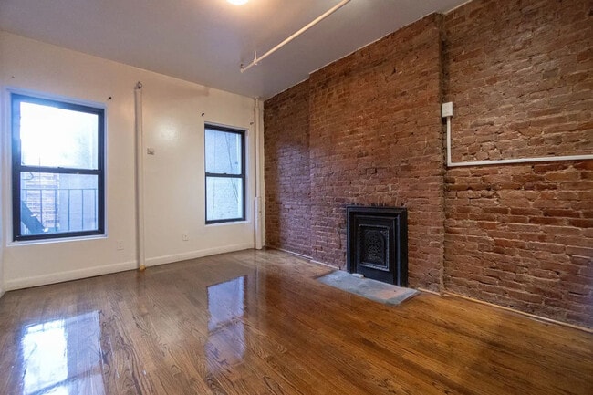 156 W 15th St