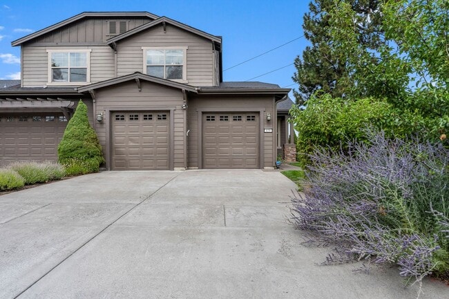 589 SW Blakely Rd in Bend, OR - Building Photo - Building Photo