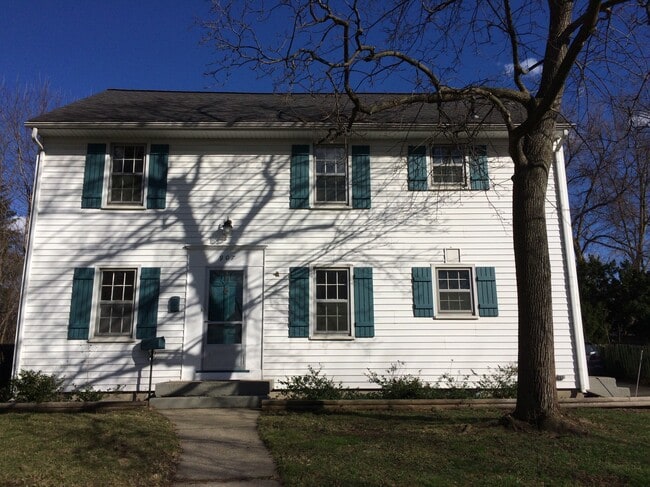 907 Pleasant Dr