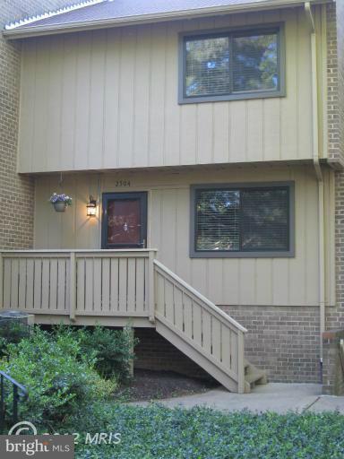 property at 2504 Glengyle Dr