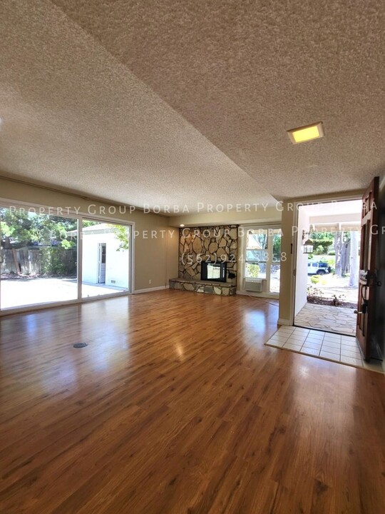 25 Encanto Dr in Rolling Hills Estates, CA - Building Photo