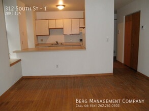 312 South St in Waukesha, WI - Building Photo - Building Photo