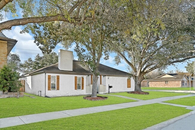 10822 Bob White Dr in Houston, TX - Building Photo - Building Photo