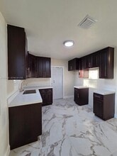 295 NW 48th St in Miami, FL - Building Photo - Building Photo