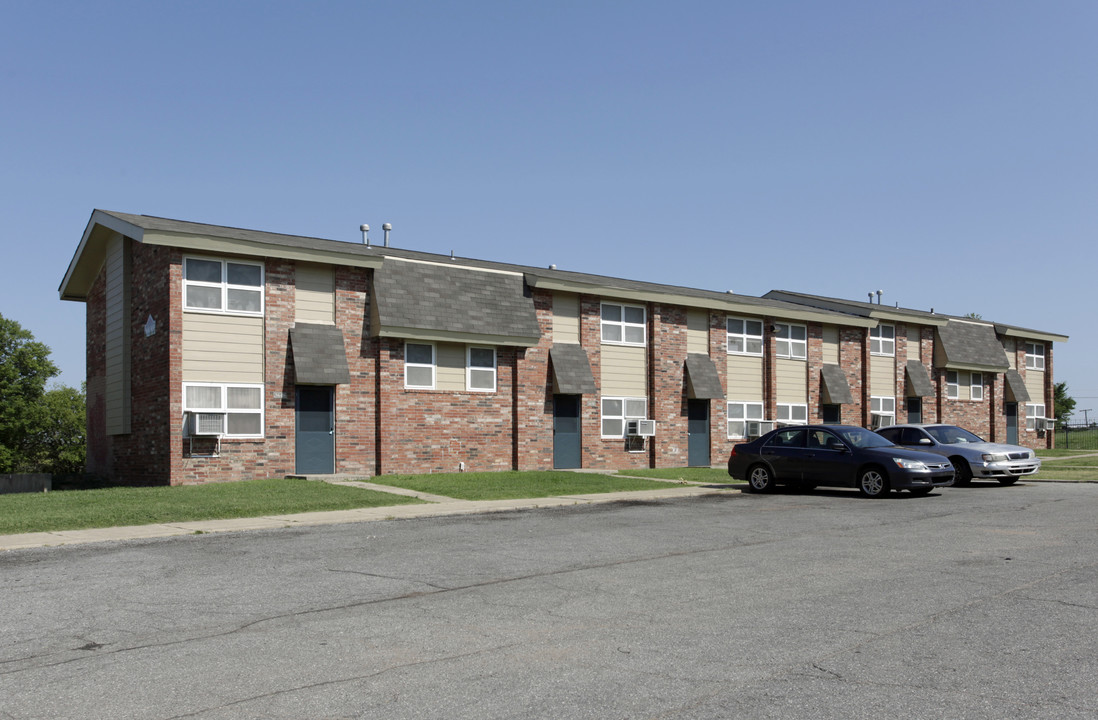 Mohawk Manor Apartments in Tulsa, OK - Foto de edificio