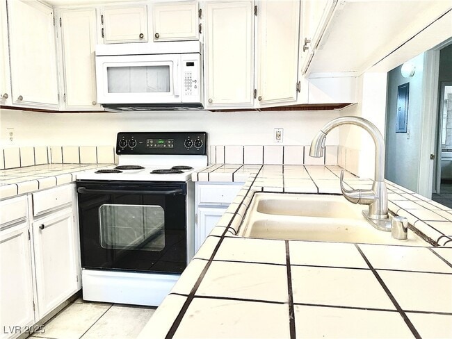 property at 5086 Jeffreys St