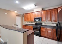 16514 Bobster Ct in Woodbridge, VA - Building Photo - Building Photo