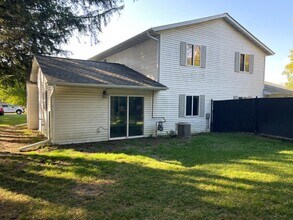 105 Graham St in Roberts, WI - Building Photo - Building Photo