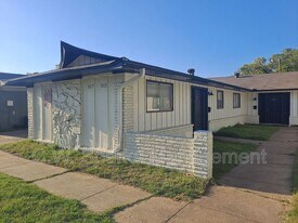 817 Bluebird Dr in Irving, TX - Building Photo