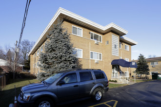 College Station Apartments in Wheaton, IL - Building Photo - Building Photo