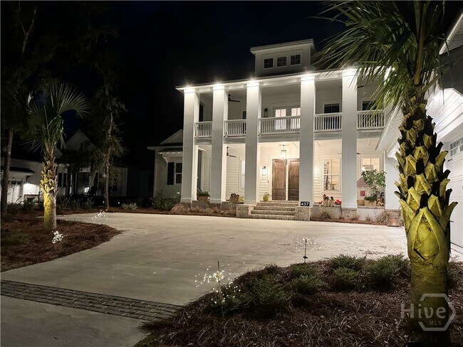 437 Bear River Dr in Richmond Hill, GA - Building Photo - Building Photo