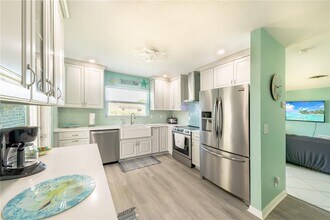 359 Pine Tree Rd in Venice, FL - Building Photo - Building Photo