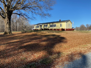 12591 Big Lick Rd in Stanfield, NC - Foto de edificio - Building Photo