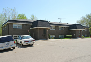 Village Dweller Apartments in Lakeville, MN - Building Photo - Building Photo