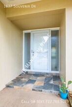 1637 Souvenir Dr in Clearwater, FL - Building Photo - Building Photo