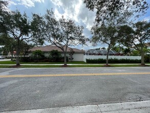 744 Heritage Way in Weston, FL - Building Photo - Building Photo