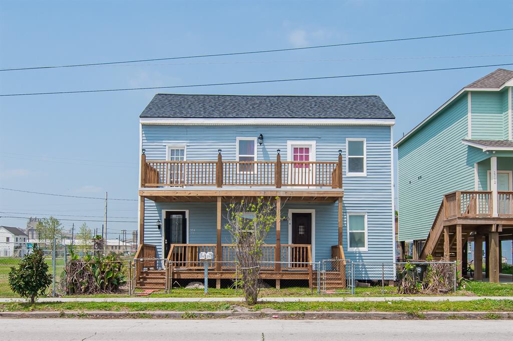 2714 Avenue H in Galveston, TX - Building Photo