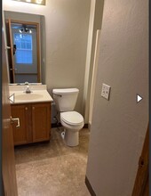 631 Donna Dr-Unit -631-3 in Rockford, IL - Building Photo - Building Photo