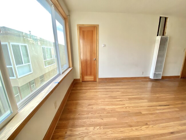1229 1/2 N New Hampshire Ave in Los Angeles, CA - Building Photo - Building Photo