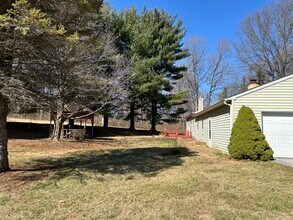 137 Davis Rd in Coatesville, PA - Building Photo - Building Photo