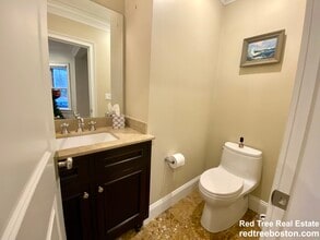 7 Acron Rd, Unit 1 in Brookline, MA - Building Photo - Building Photo