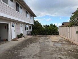 923 Lolena St in Honolulu, HI - Building Photo