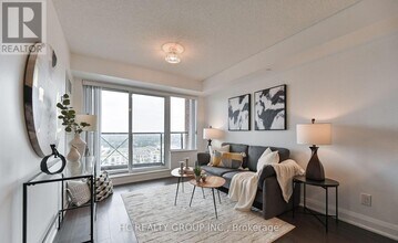 1 Uptown Dr in Markham, ON - Building Photo - Building Photo