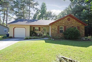 503 Maplehurst Dr in Jacksonville, NC - Building Photo