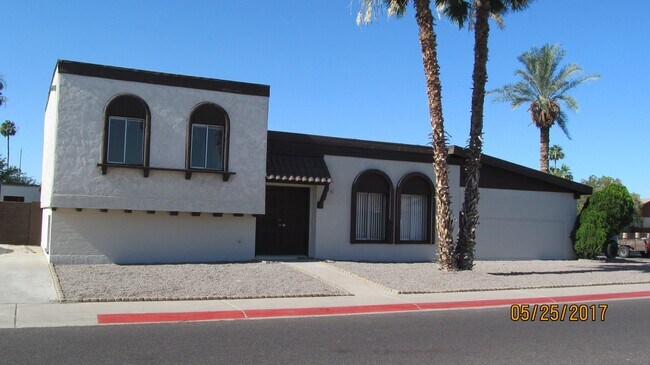 property at 3905 S Alder Dr