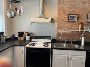 81 Raines Park in Rochester, NY - Building Photo - Building Photo