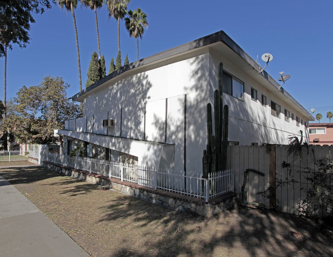 1813 W Sumac Ln in Anaheim, CA - Building Photo - Building Photo