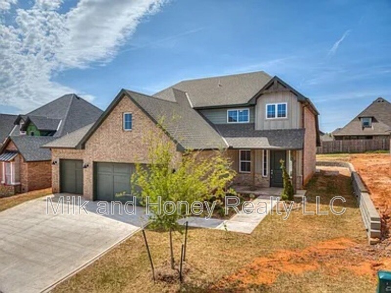 8200 Jenny Ln in Edmond, OK - Building Photo