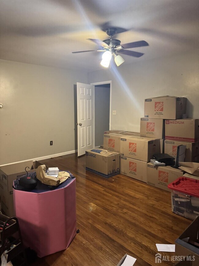 18 Eulner St in Sayreville, NJ - Building Photo - Building Photo