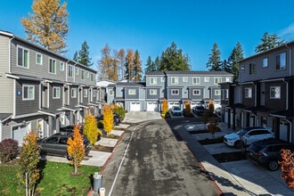 The Landing at Lake Tapps in Bonney Lake, WA - Building Photo - Building Photo
